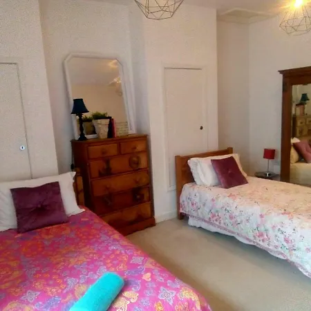 Flat 7 - Stunning Two Bed Open Plan City Center Flat