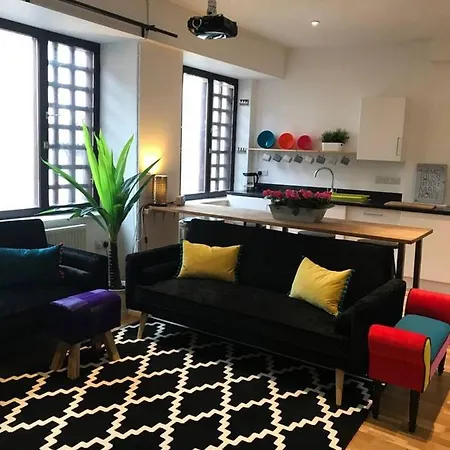 Flat 7 - Stunning Two Bed Open Plan City Center Flat * 布里斯托