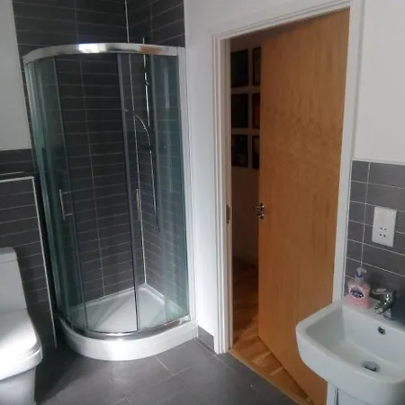 Flat 7 - Stunning Two Bed Open Plan City Center Flat Апартаменти Бристоль