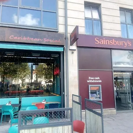 Flat 7 - Stunning Two Bed Open Plan City Center Flat